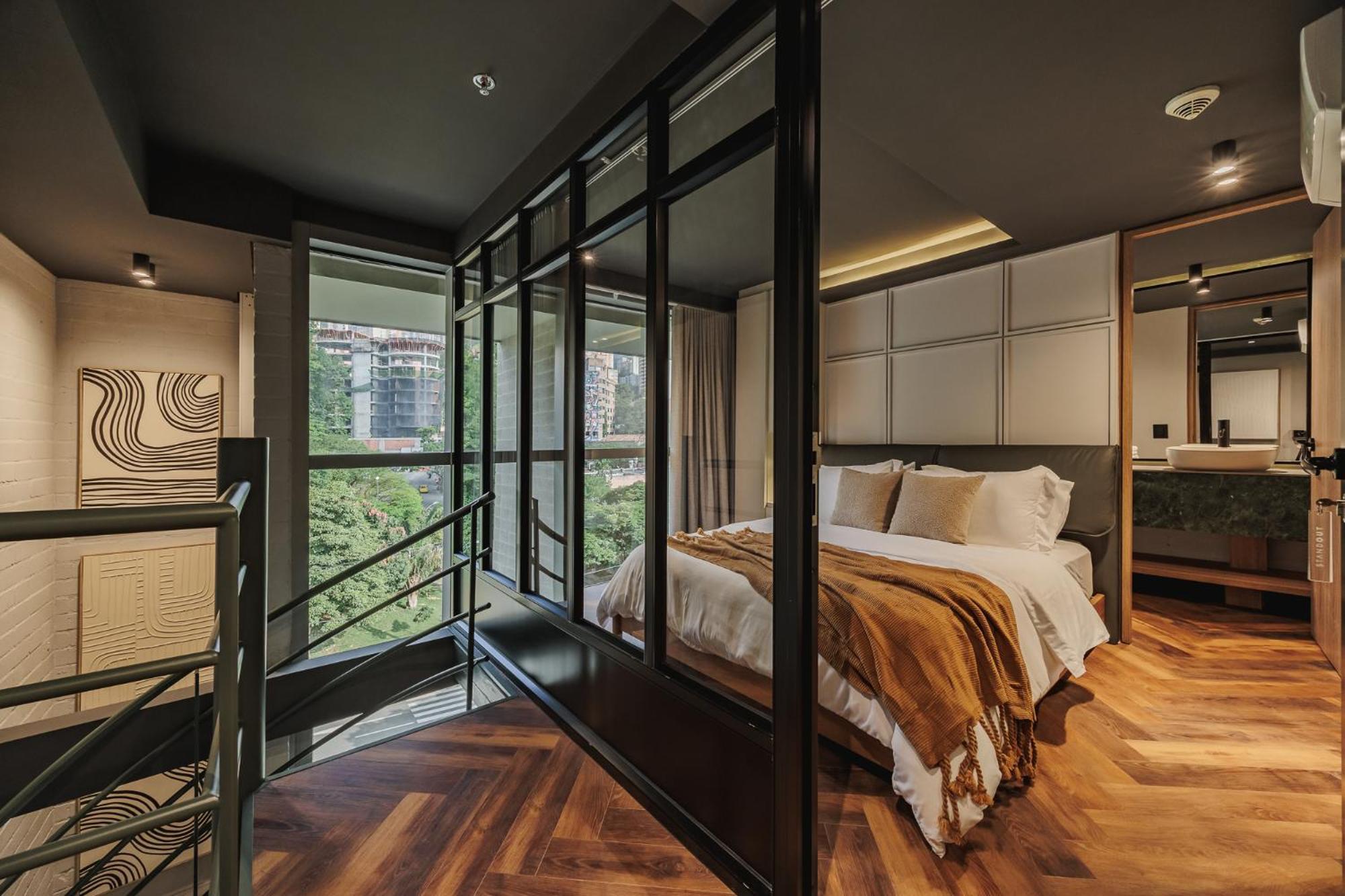 H10 - Provenza Apartment *